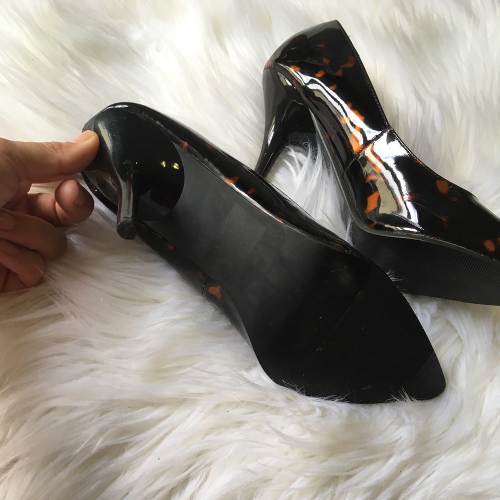 Pumps - Picture 3 of 7